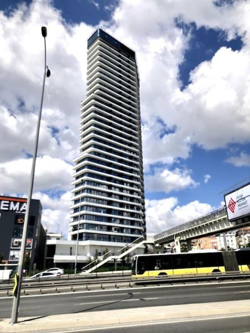 Secured Lux 2 + 1 - Gym, Sauna & Parking Appartamento